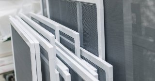 Москитные сетки на пластиковые окна Черкесск купить по цене от 921 руб.